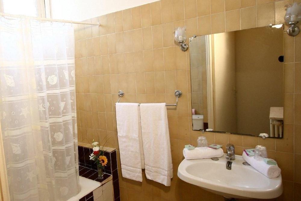 Hôtel Savoy Juan-les-Pins Buitenkant foto