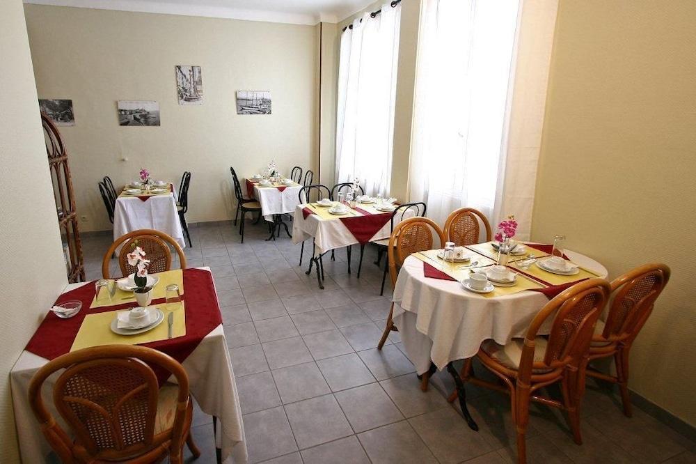Hôtel Savoy Juan-les-Pins Buitenkant foto
