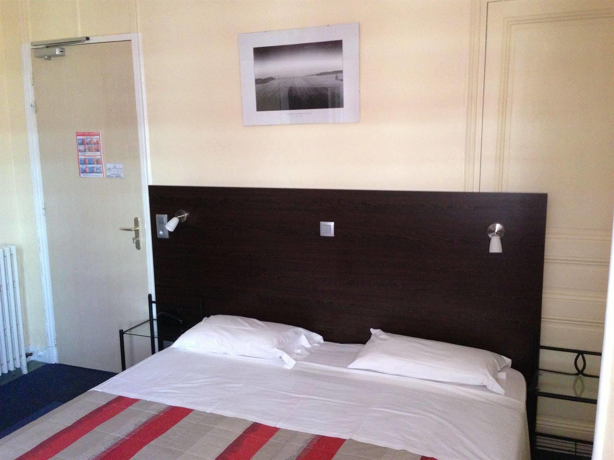 Hôtel Savoy Juan-les-Pins Buitenkant foto